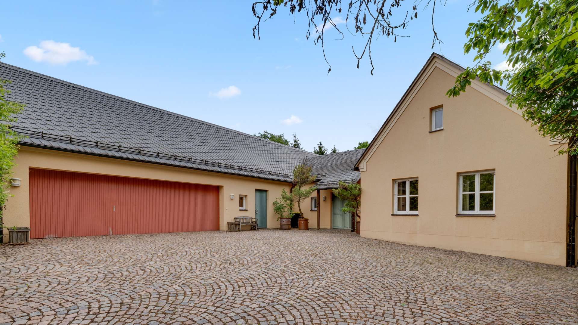 Garage/Stellplätze