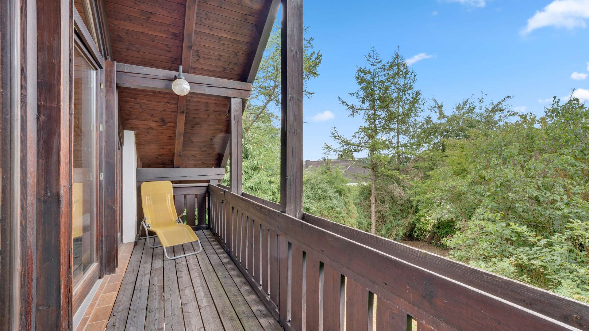 DG - Überdachter Balkon 1