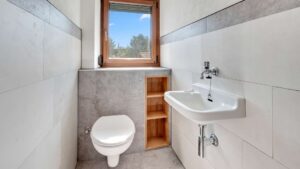 EG - WC