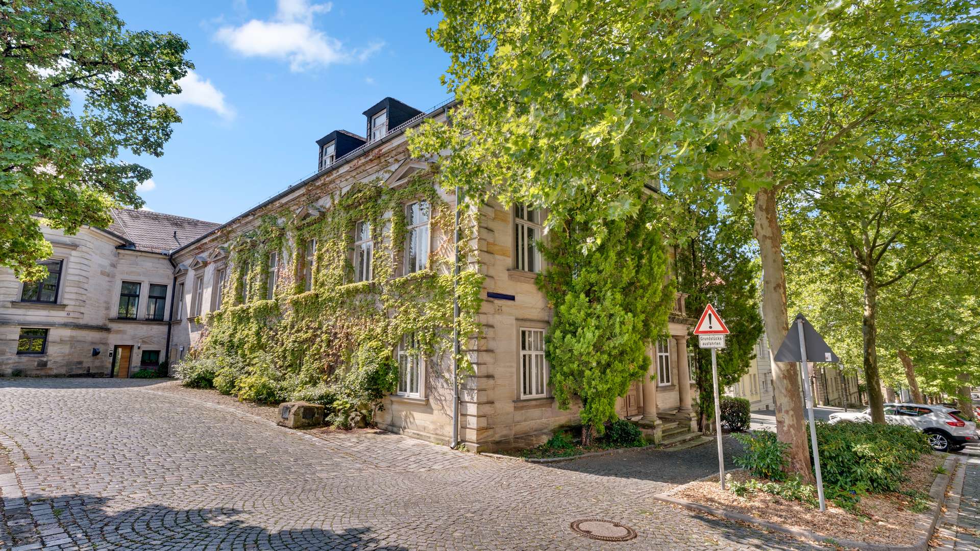 Außenansicht Haupthaus