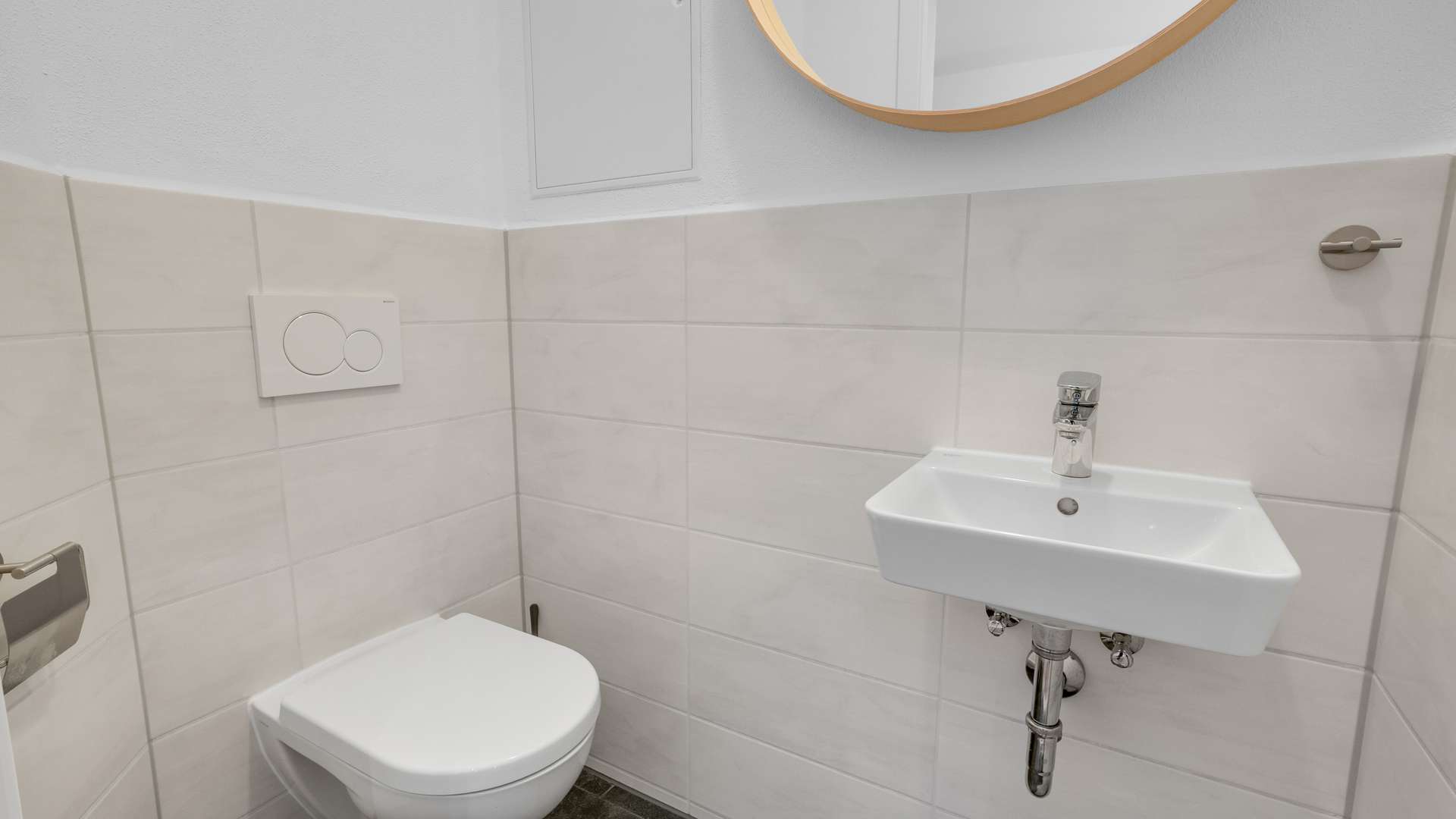 EG - WC