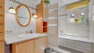 Badezimmer EG
