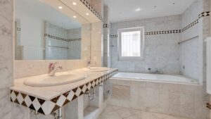 Badezimmer 1. OG