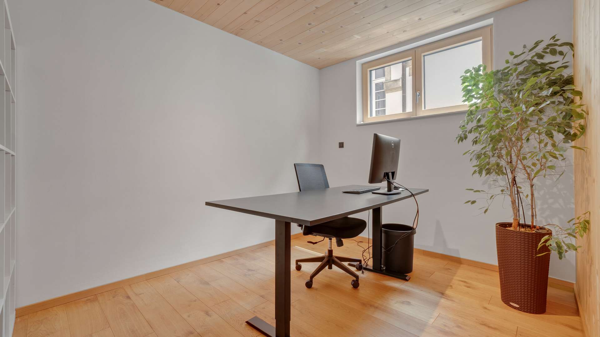 Büro EG