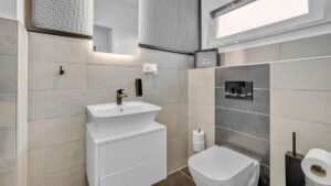 EG - WC