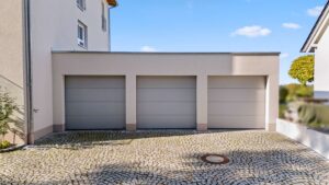 Dreifachgarage